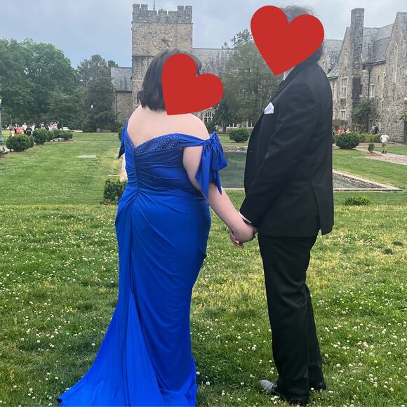 Plus Size Prom Dress Size 22: Royal Blue Off-Shoulder Gown - Picture 8 of 10